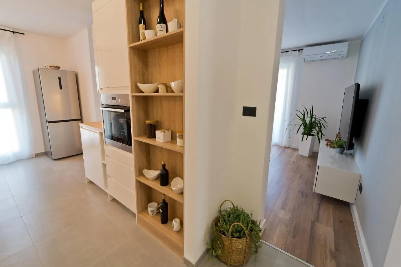 Malemi Apartment Pula 0*,