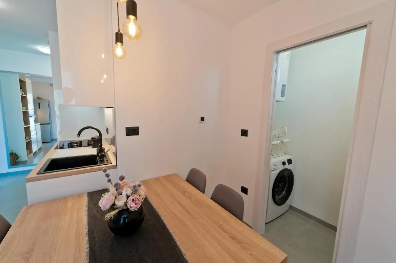 Malemi Apartment Pula 0*,