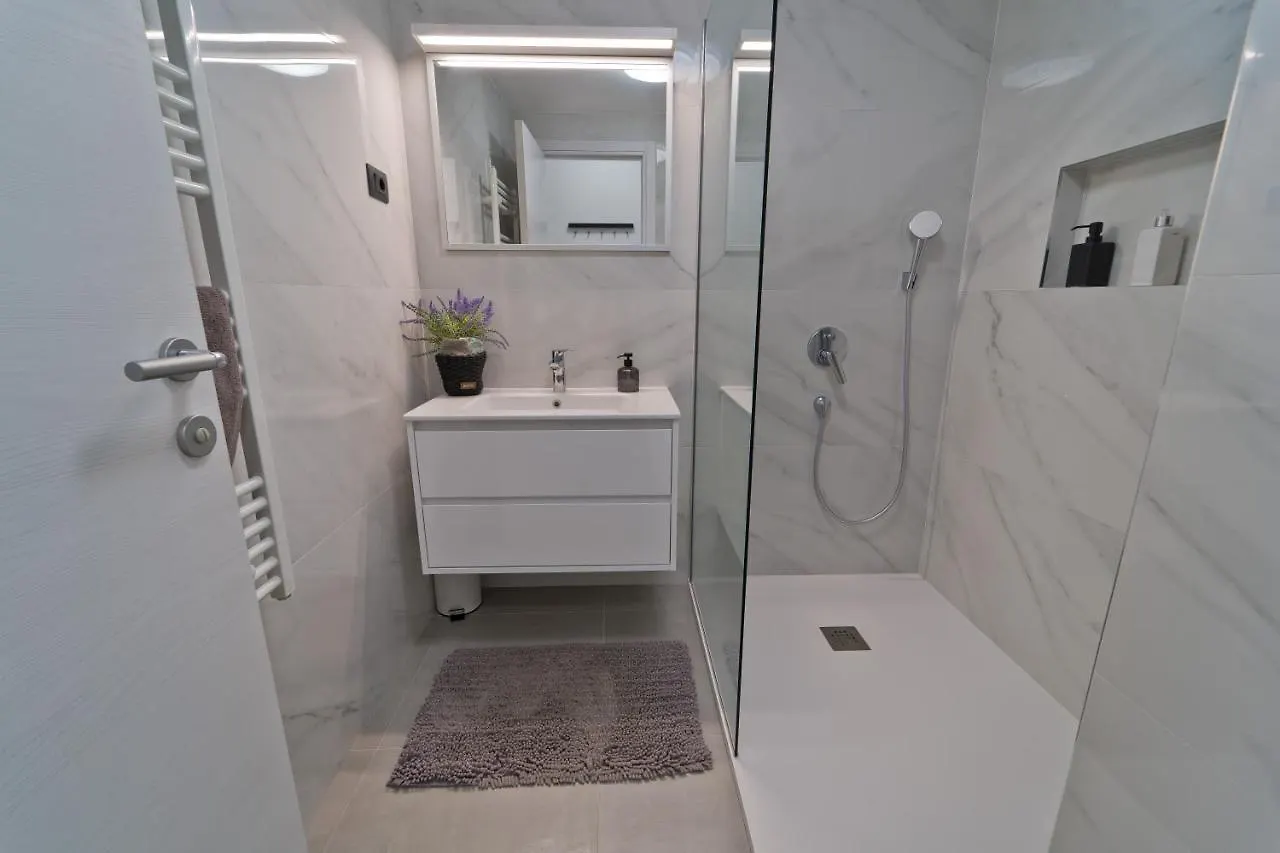 Malemi Apartment Pula 0*,  Croatia