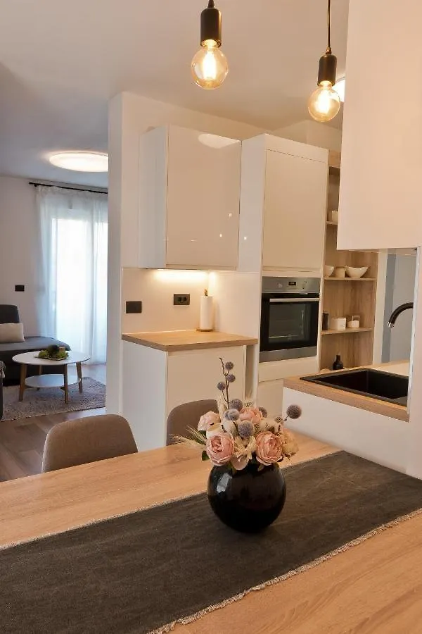 Malemi Apartment Pula 0*,  Croatia